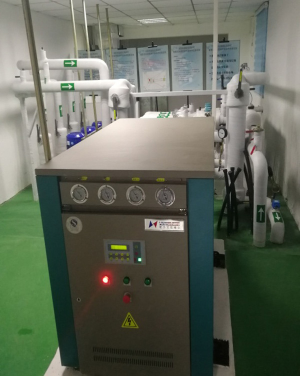 地源空气源热泵机房